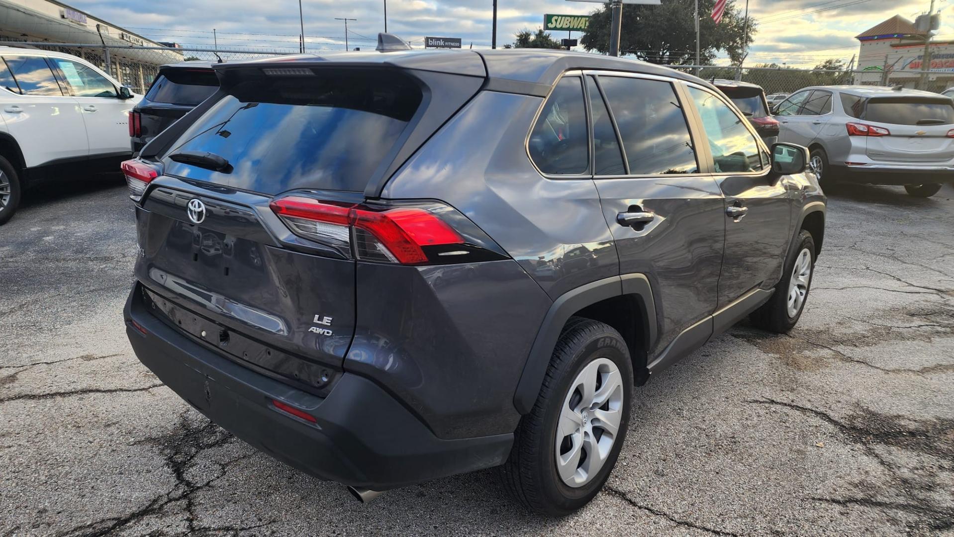 2023 Gray /GRAY Toyota RAV4 (2T3F1RFV0PC) , located at 1842 Wirt Road, Houston, TX, 77055, (713) 973-3903, 29.805330, -95.484787 - Photo#3